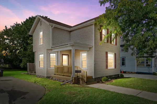 235 W South STREET, Oconomowoc, WI 53066