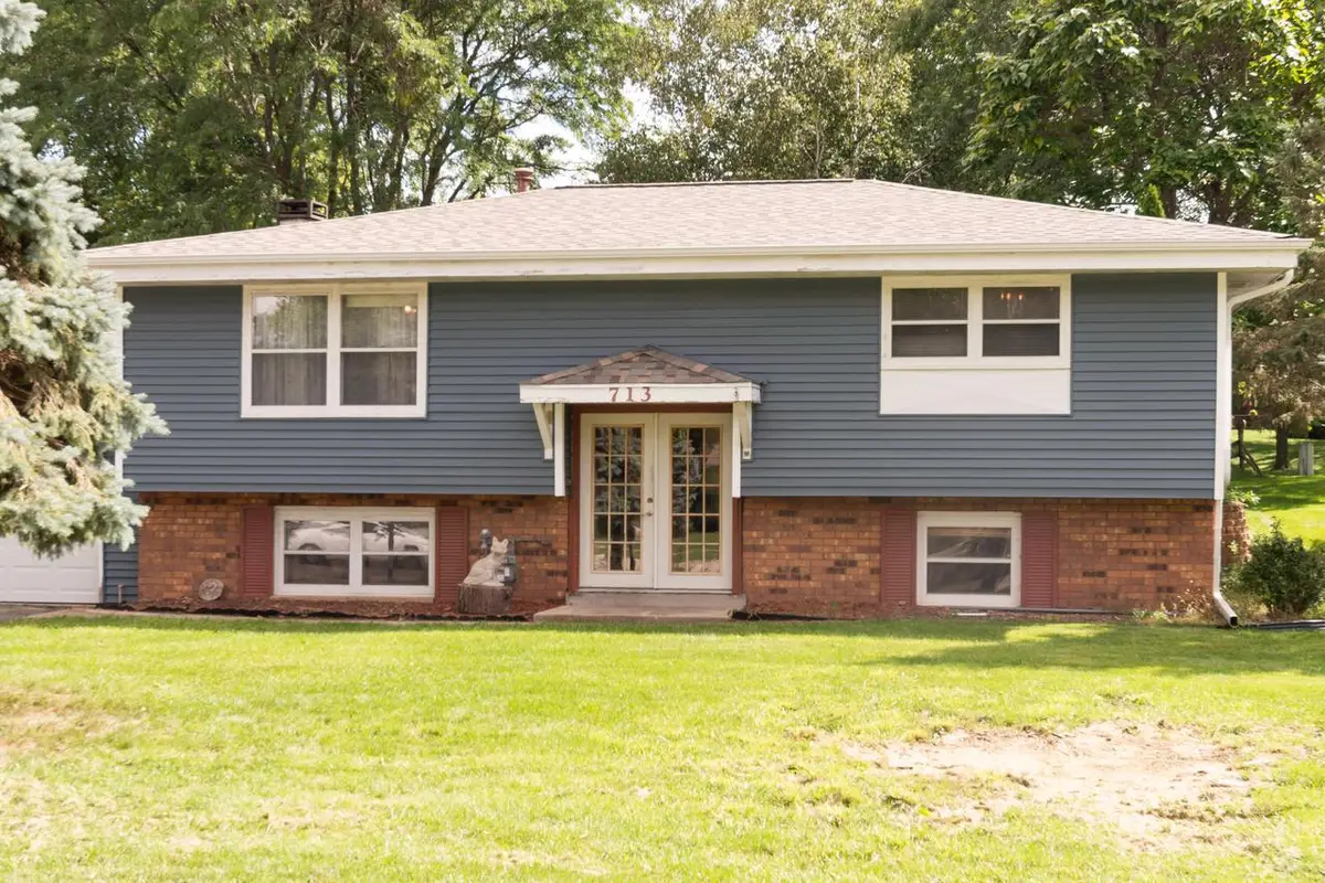713 Oxford DRIVE, Hartland, WI 53029 - #1