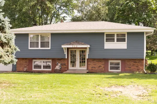 713 Oxford DRIVE, Hartland, WI 53029