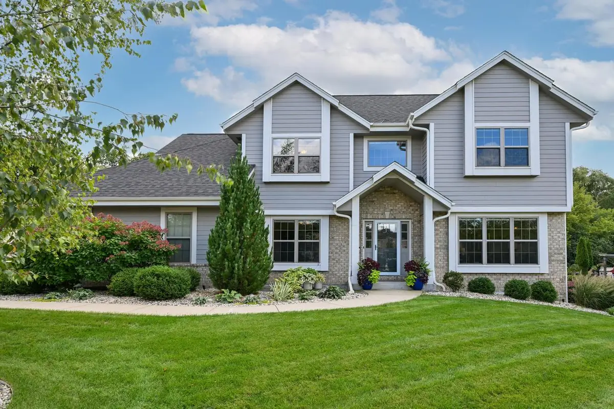 N25W27171 Orchard LANE, Pewaukee, WI 53072 - #1