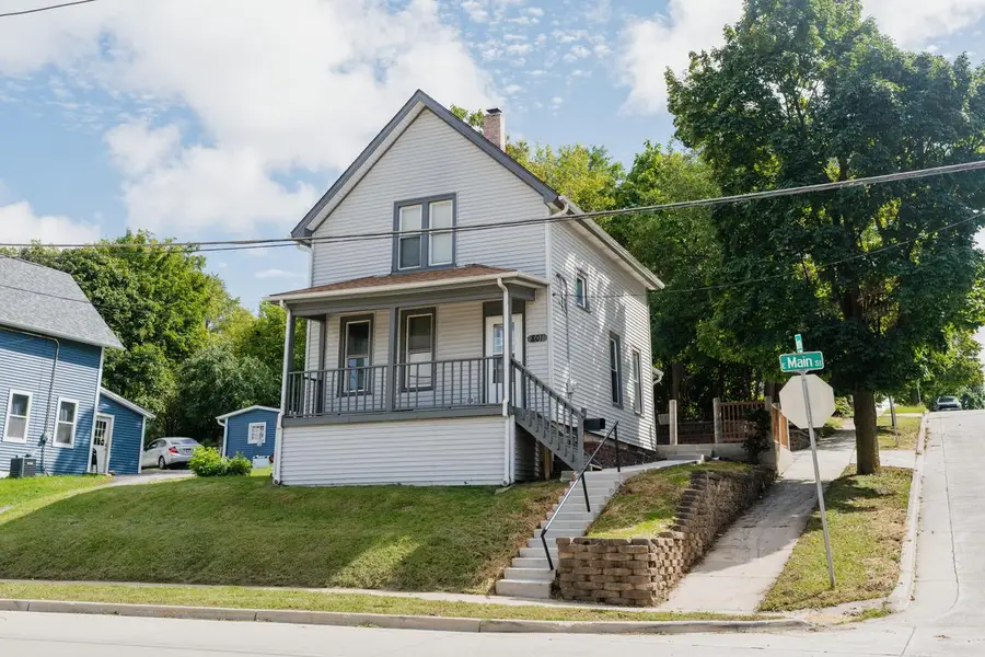 801 E Main STREET, Waukesha, WI 53186 - #2