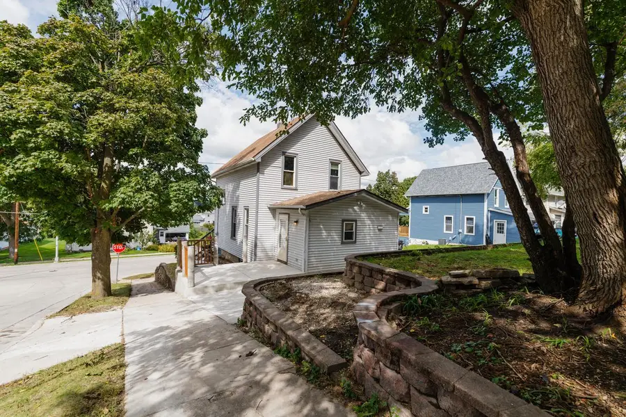 801 E Main STREET, Waukesha, WI 53186 - #3