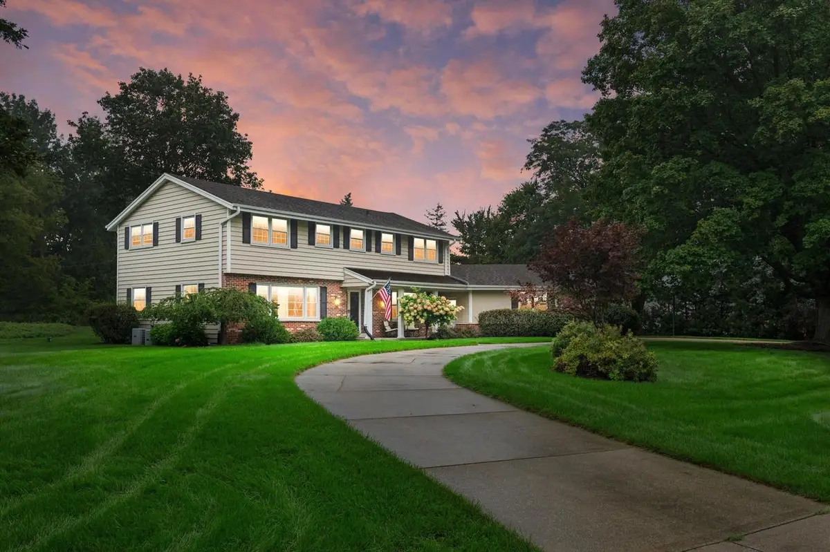16040 Siesta LANE, Brookfield, WI 53005 - #1