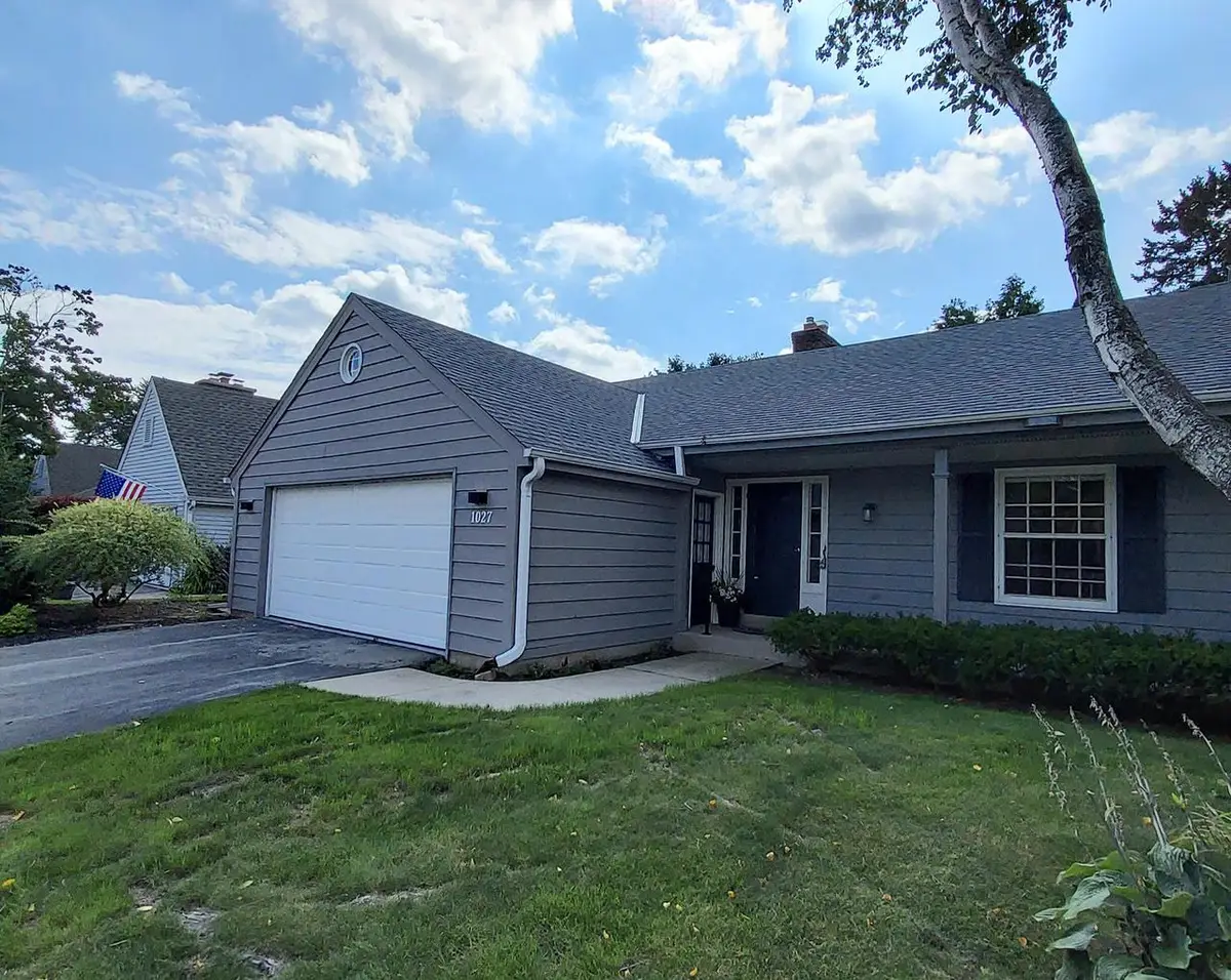 1027 W Shaker CIRCLE, Mequon, WI 53092 - #1