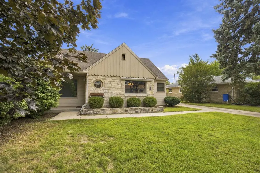 5544 N 26th STREET, Milwaukee, WI 53209 - #2