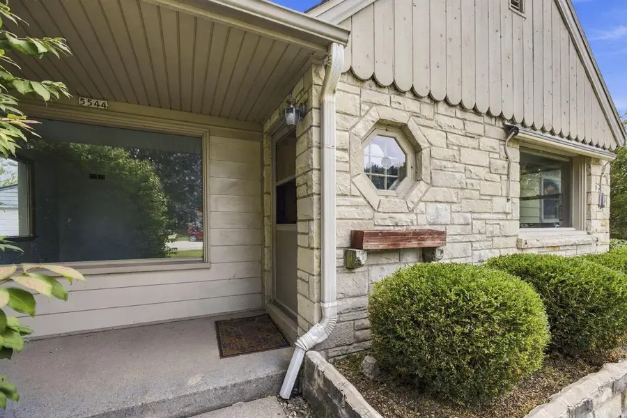 5544 N 26th STREET, Milwaukee, WI 53209 - #3