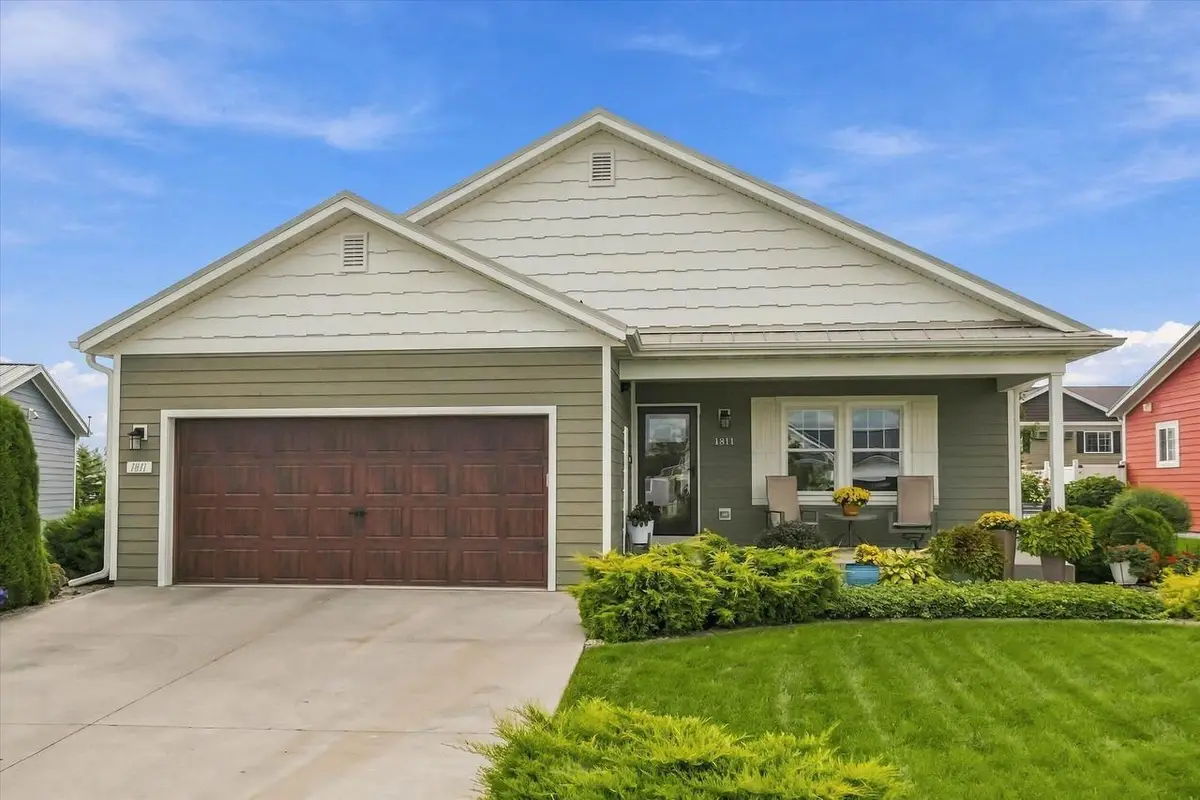 1811 Farm View DRIVE, Grafton, WI 53024 - #1