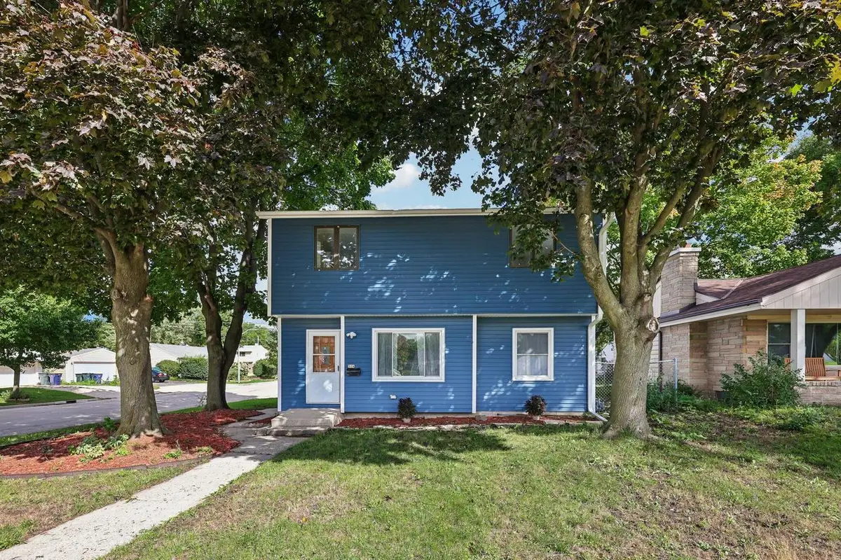 904 S 112th STREET, West Allis, WI 53214 - #1