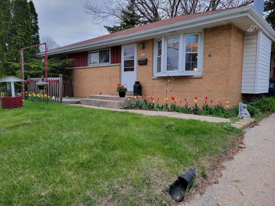 8244 W Acacia STREET, Milwaukee, WI 53223 - #2