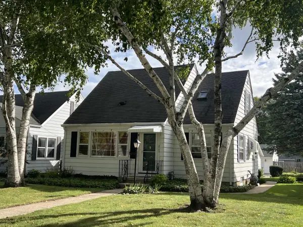 2762 N 82nd STREET, Milwaukee, WI 53222