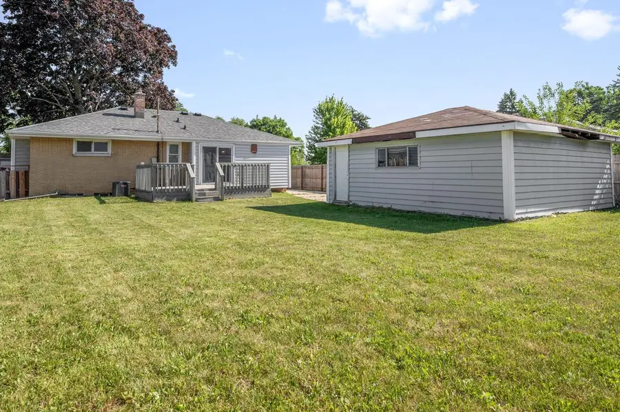 7719 W Winfield AVENUE, Milwaukee, WI 53218 - #3