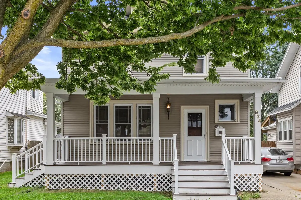 924 Hayes AVENUE, Racine, WI 53405 - #1