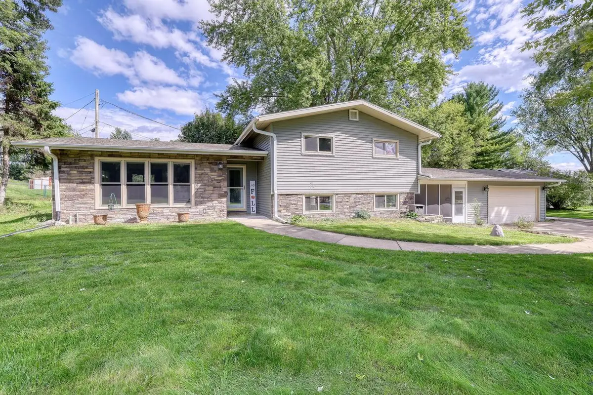 W262S3300 Ridge ROAD, Waukesha, WI 53189 - #1