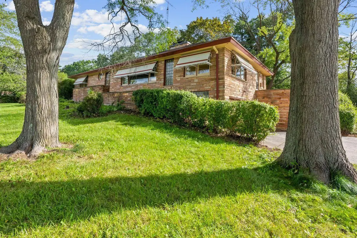 2300 Kevenauer DRIVE, Brookfield, WI 53005 - #1
