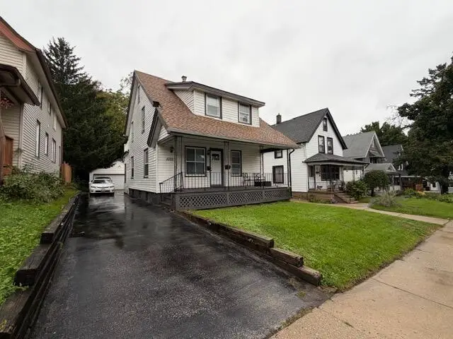 1055 N 68th STREET, Wauwatosa, WI 53213 - #2
