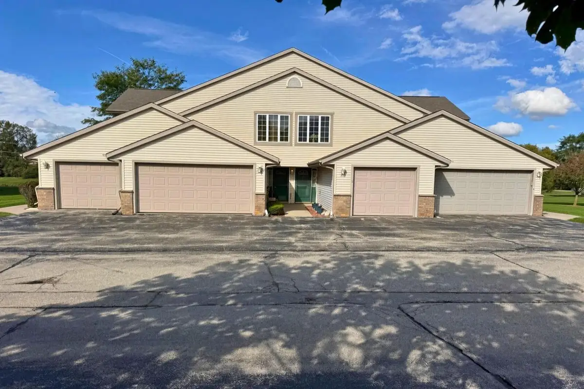 859 E Loos STREET #2, Hartford, WI 53027 - #1