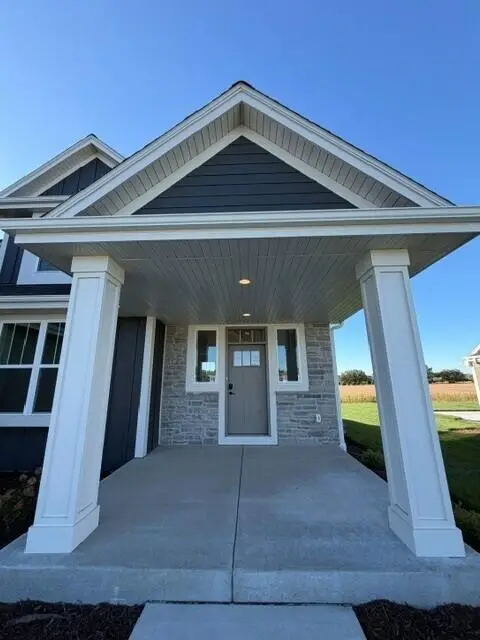 509 Talbots Woods DRIVE, Dousman, WI 53118 - #2