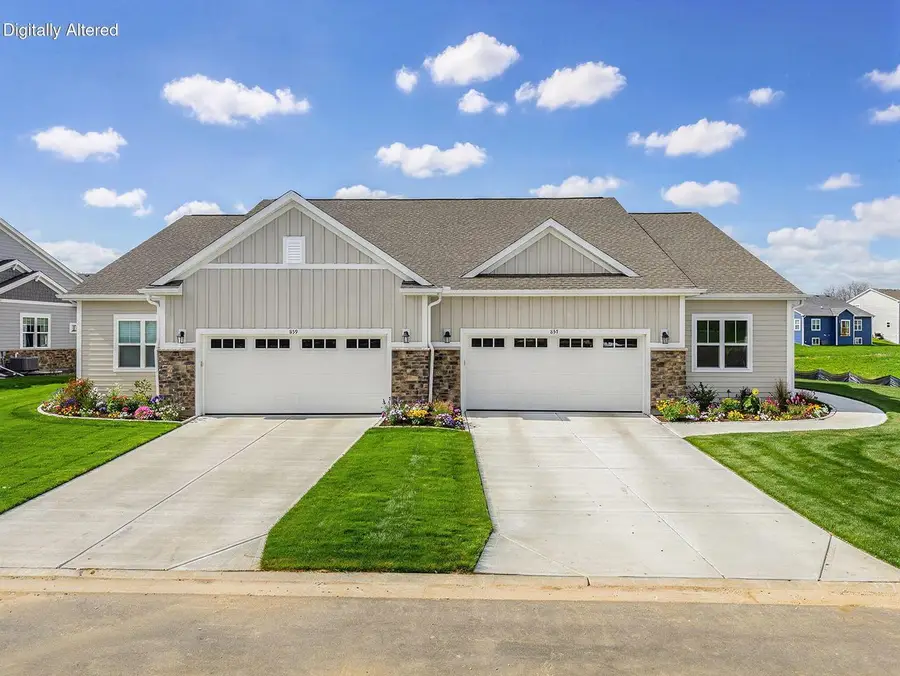 855 Stirling DRIVE #Bldg 21, 41, Oconomowoc, WI 53066 - #2