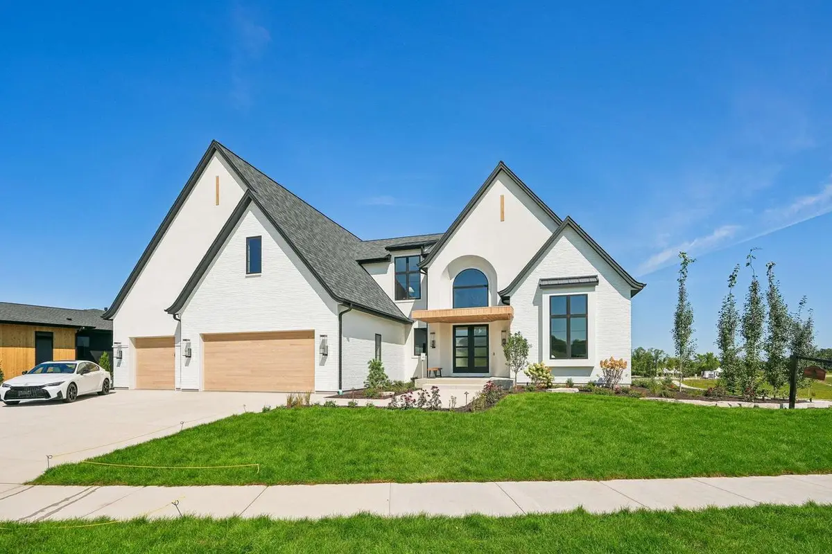 N50W18626 Woodfield WAY, Menomonee Falls, WI 53051 - #1