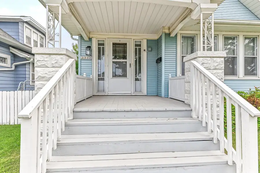 3332 S 9th PLACE, Milwaukee, WI 53215 - #3