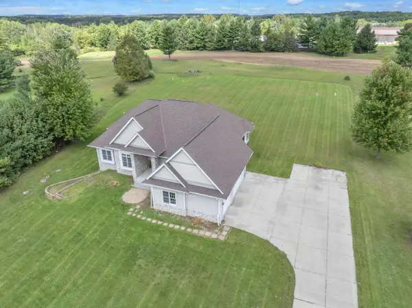 7611 Fairway LANE, West Bend, WI 53090