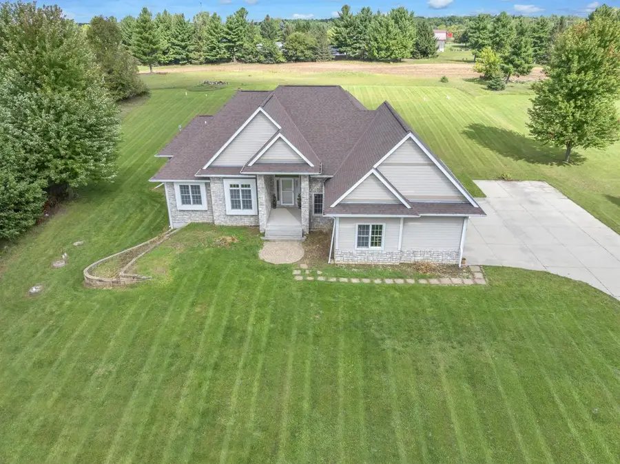 7611 Fairway LANE, West Bend, WI 53090 - #3