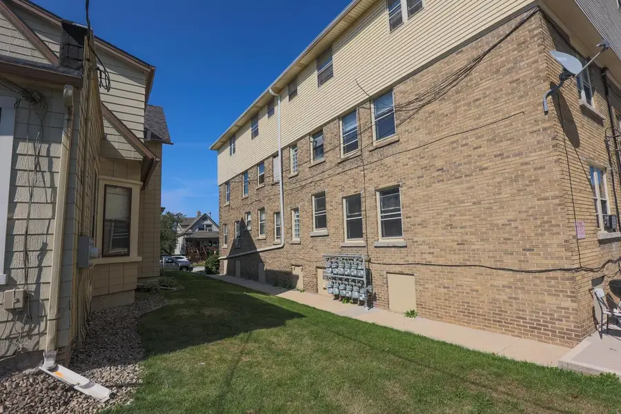 915 Minnesota AVENUE, South Milwaukee, WI 53172 - #2