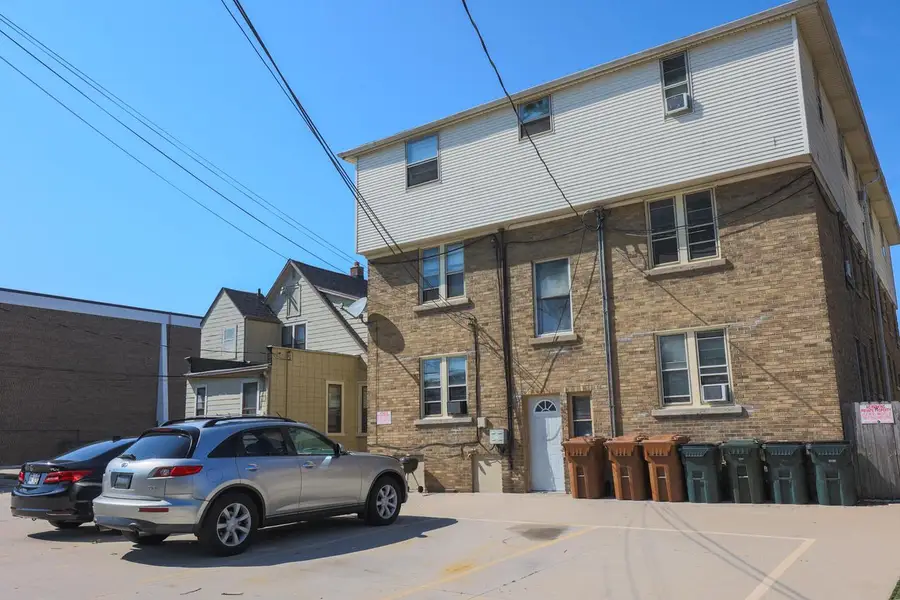 915 Minnesota AVENUE, South Milwaukee, WI 53172 - #3