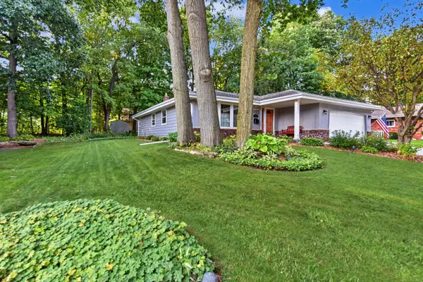 5879 Ramona DRIVE, Greendale, WI 53129