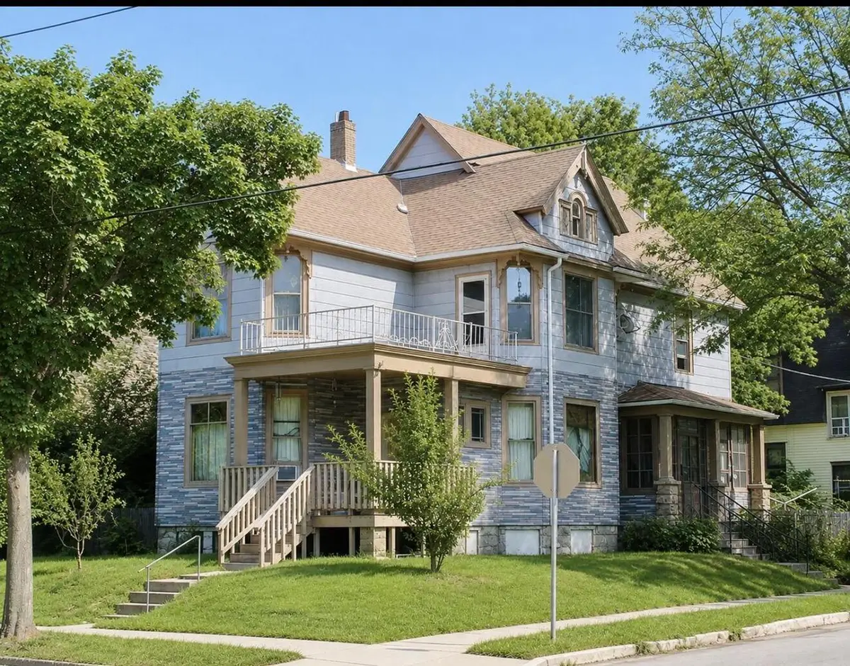 2137 W Pierce STREET, Milwaukee, WI 53204 - #1