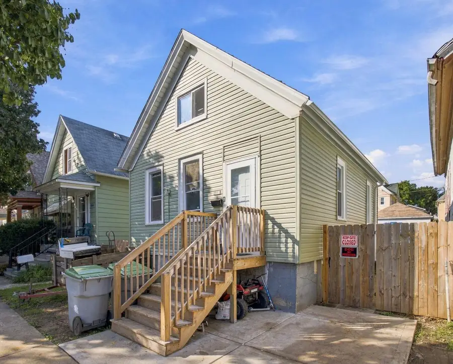 2512 W Rogers STREET, Milwaukee, WI 53204 - #2