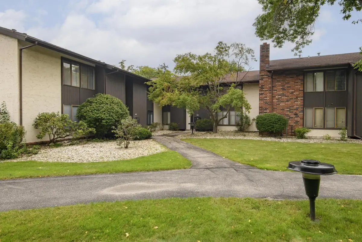 2120 W Good Hope ROAD #8, Glendale, WI 53209 - #1