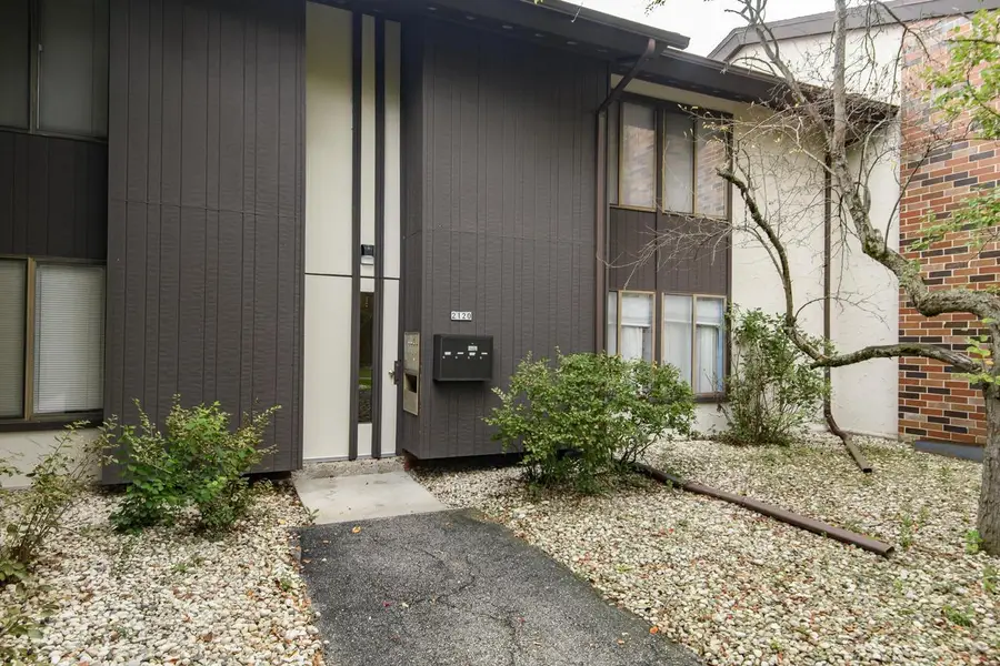 2120 W Good Hope ROAD #8, Glendale, WI 53209 - #3