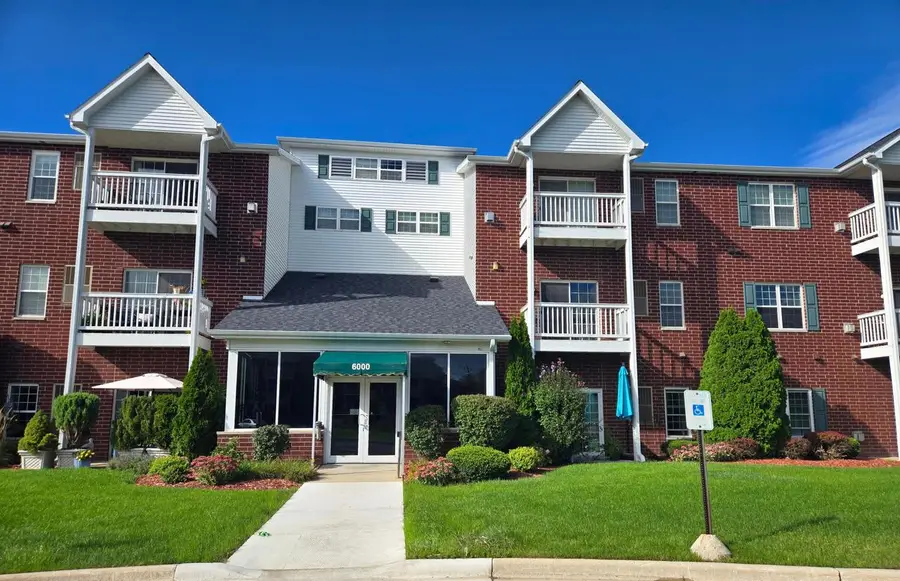 6000 S Buckhorn AVENUE #302, Cudahy, WI 53110 - #3