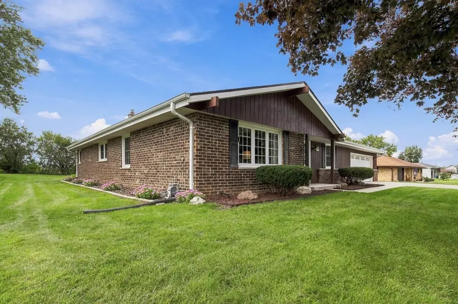 W174N9847 Wendy LANE, Germantown, WI 53022 - #2