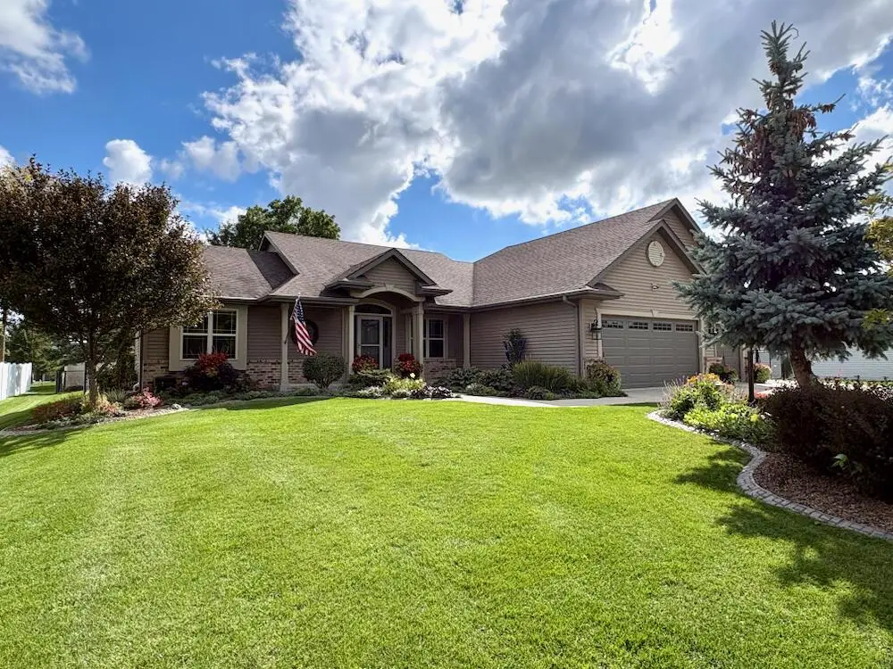 S77W18475 Janesville ROAD, Muskego, WI 53150 - #1