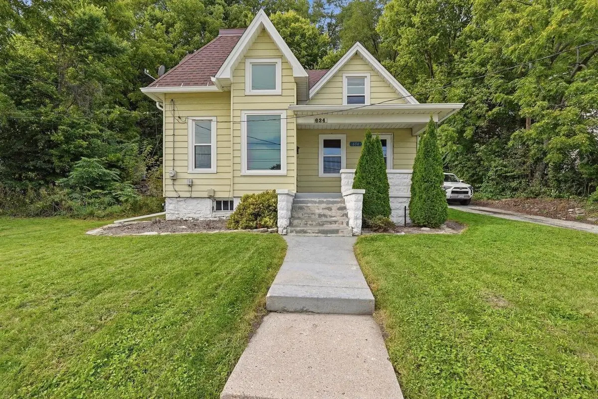634 E North STREET, Waukesha, WI 53188 - #1