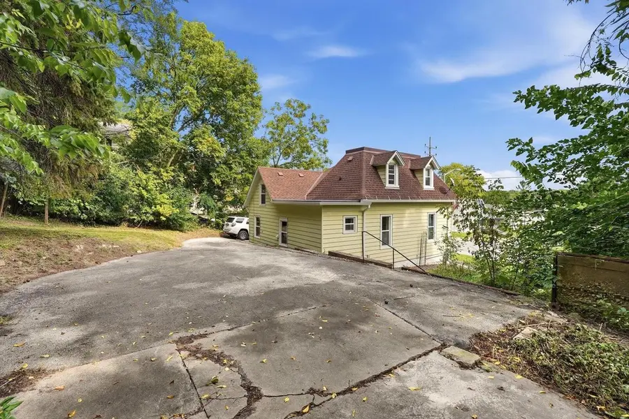 634 E North STREET, Waukesha, WI 53188 - #3