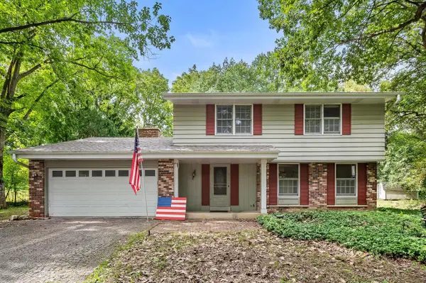 N10W27463 Rolling Ridge COURT, Waukesha, WI 53188