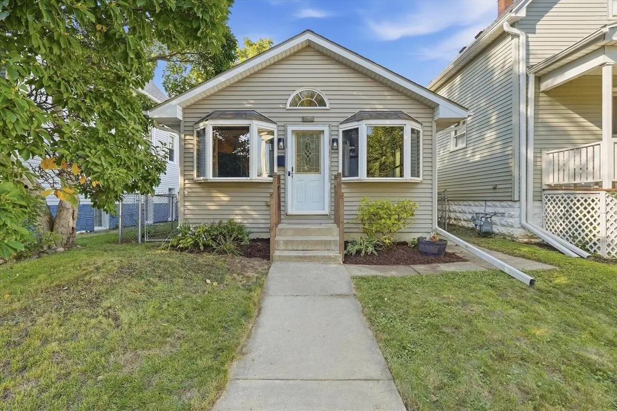 3940 E Underwood AVENUE, Cudahy, WI 53110 - #1