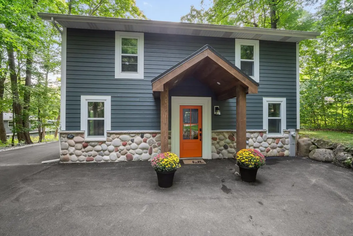 3951 Oak AVENUE, West Bend, WI 53095 - #1