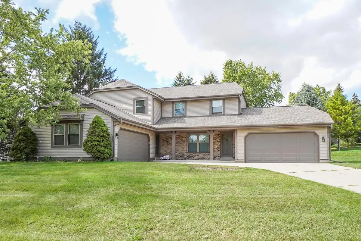399 Willow Grove DRIVE #397, Pewaukee, WI 53072 - #1