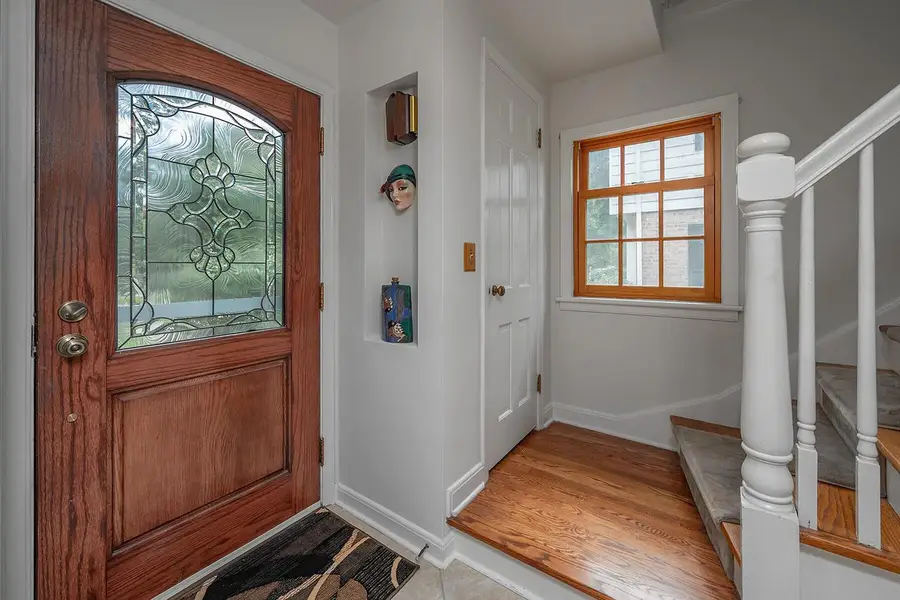 6041 N Santa Monica BOULEVARD, Whitefish Bay, WI 53217 - #2