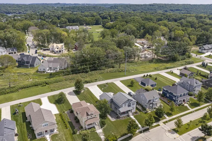 466 Bleeker STREET, Delafield, WI 53018 - #3