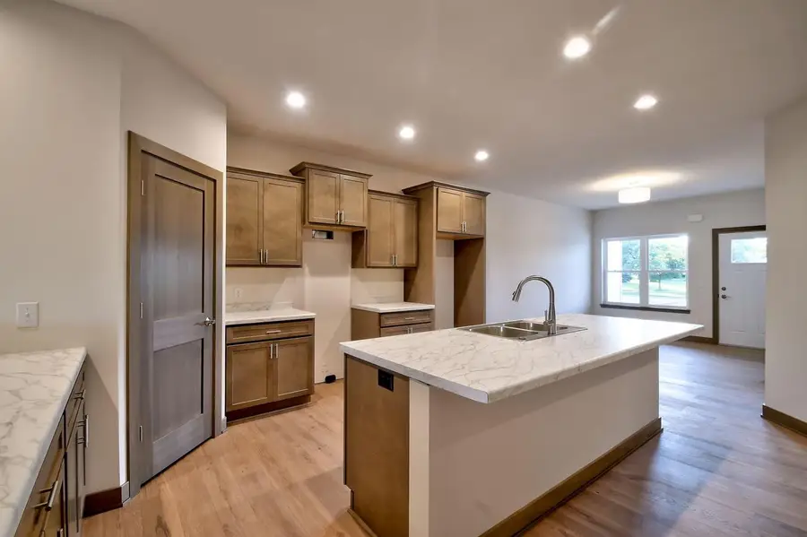 509 Emerald POINT #16, Kewaskum, WI 53040 - #2