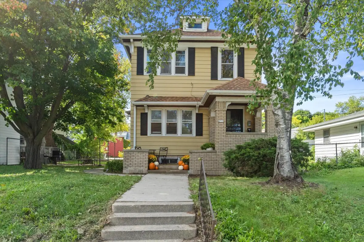 2715 N Humboldt BOULEVARD, Milwaukee, WI 53212 - #1