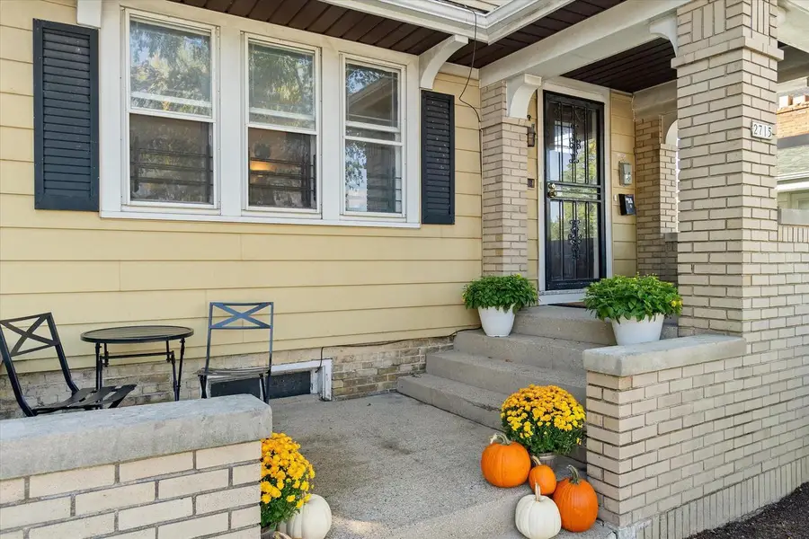 2715 N Humboldt BOULEVARD, Milwaukee, WI 53212 - #2