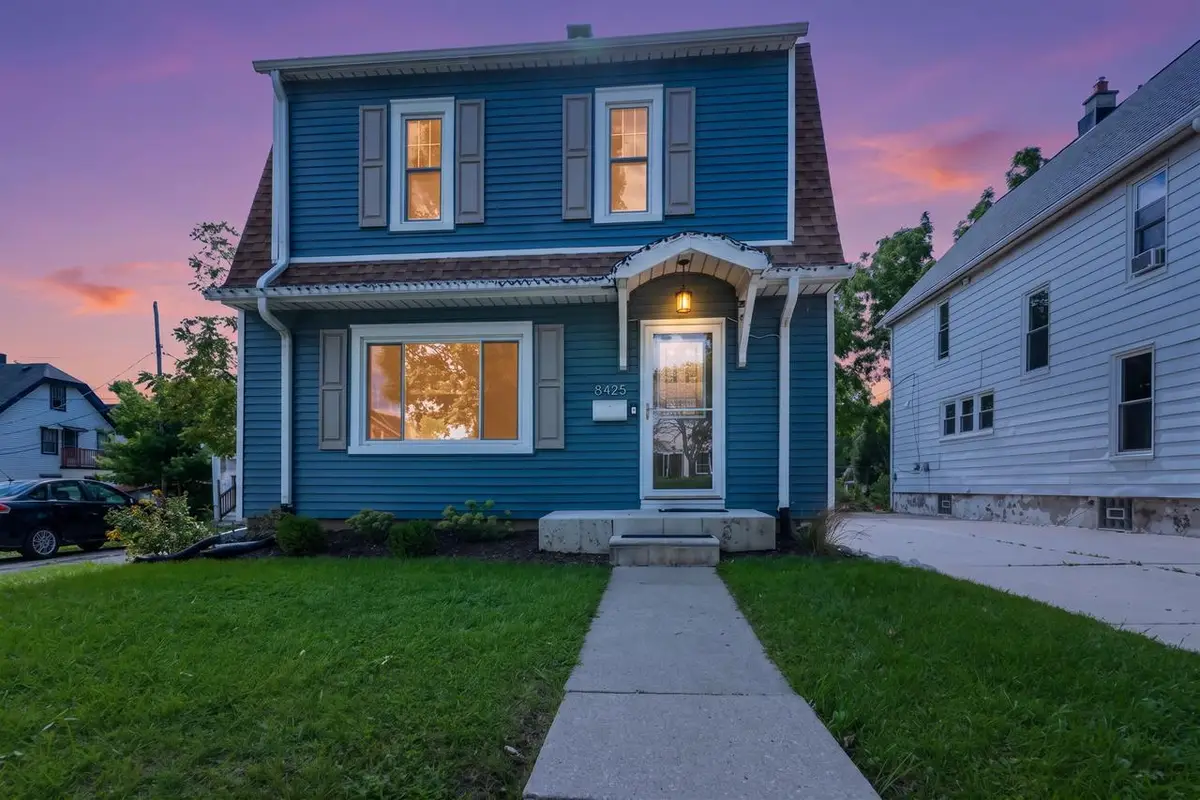 8425 W Mitchell STREET, West Allis, WI 53214 - #1