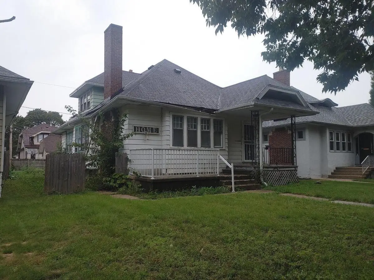 2931 N 39th STREET, Milwaukee, WI 53210 - #1