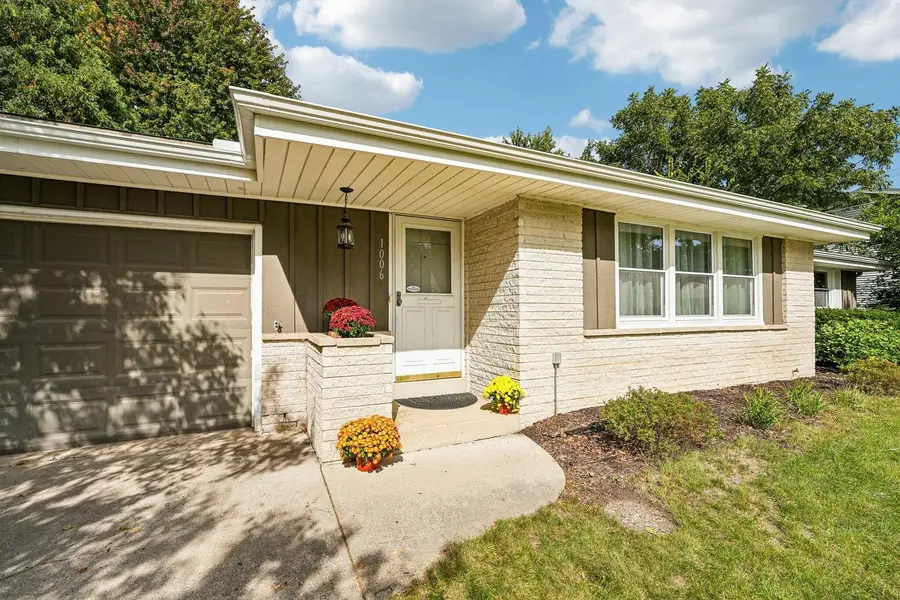 1006 Wisteria LANE, Waukesha, WI 53189 - #2